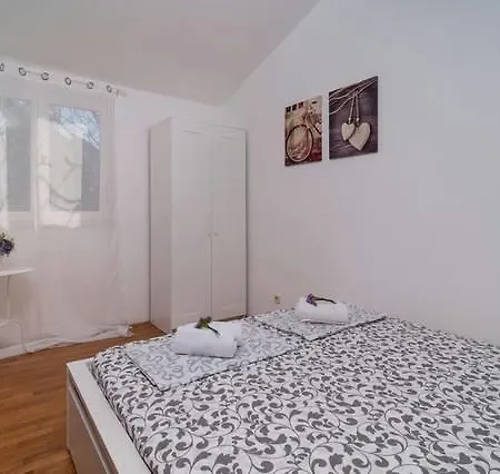 Apartment New Sunny House In Old Town